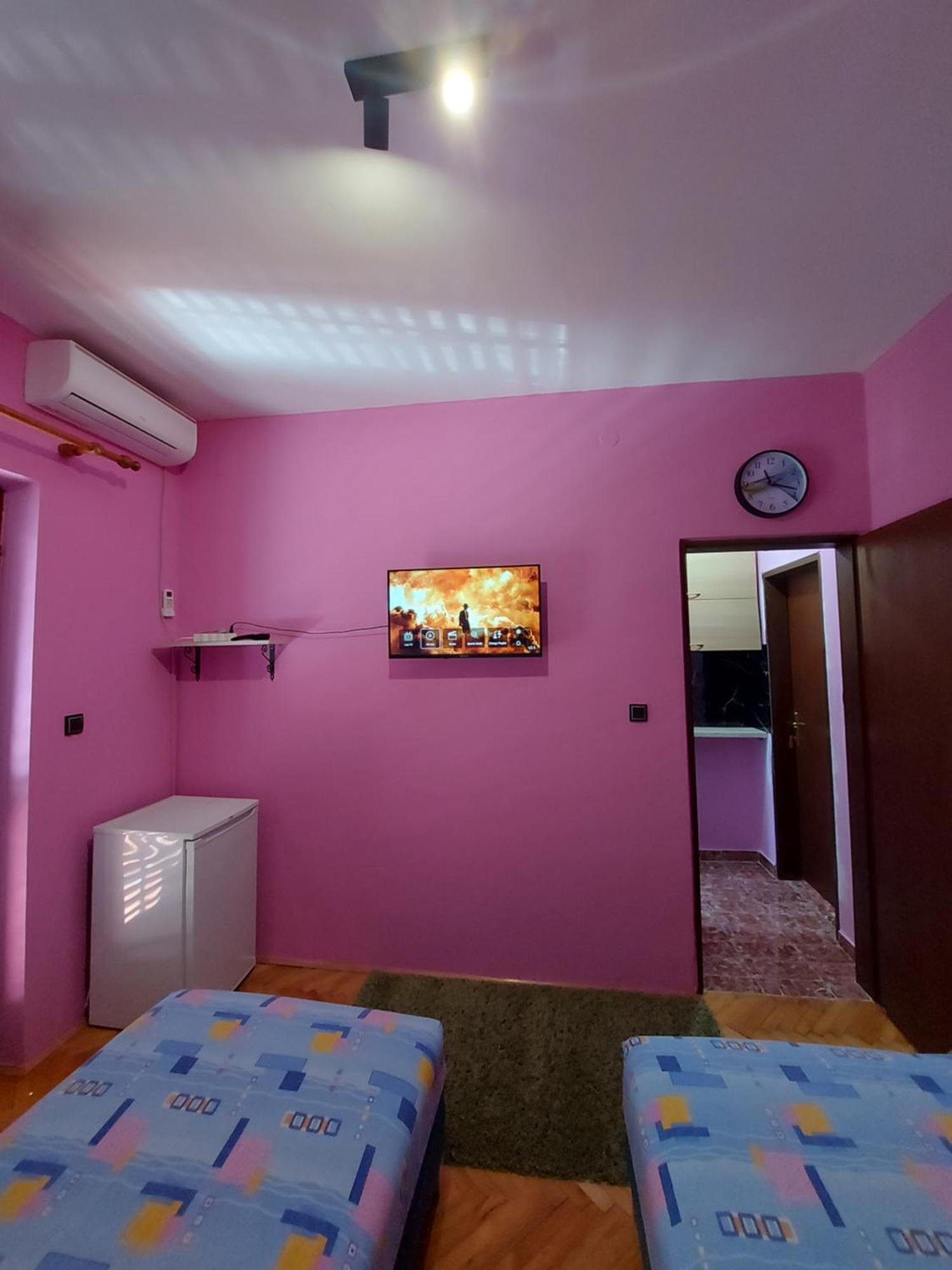 Barcelona Apartments Tivat Bagian luar foto