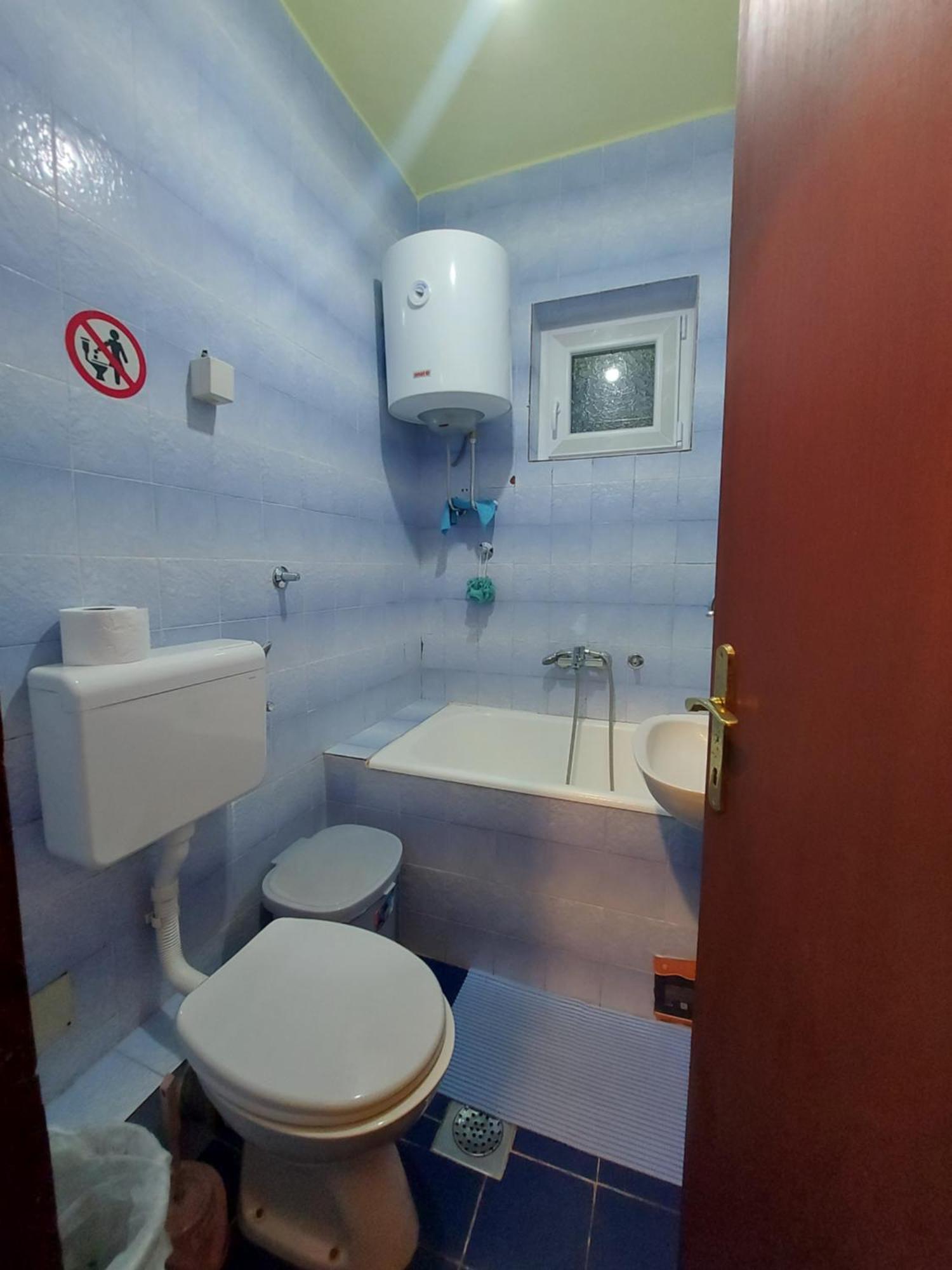 Barcelona Apartments Tivat Bagian luar foto