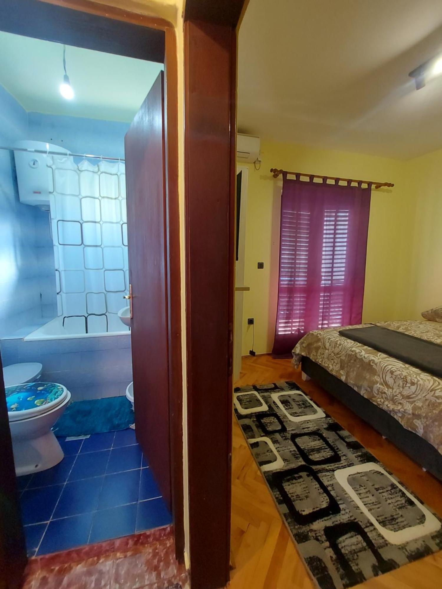 Barcelona Apartments Tivat Bagian luar foto